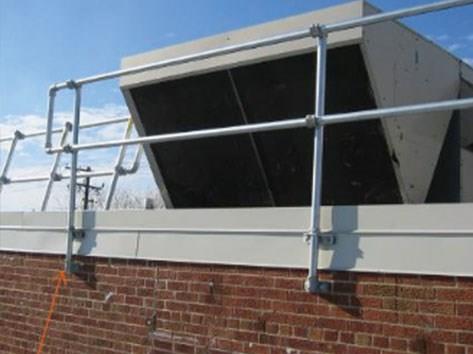 屋頂附墻式護欄